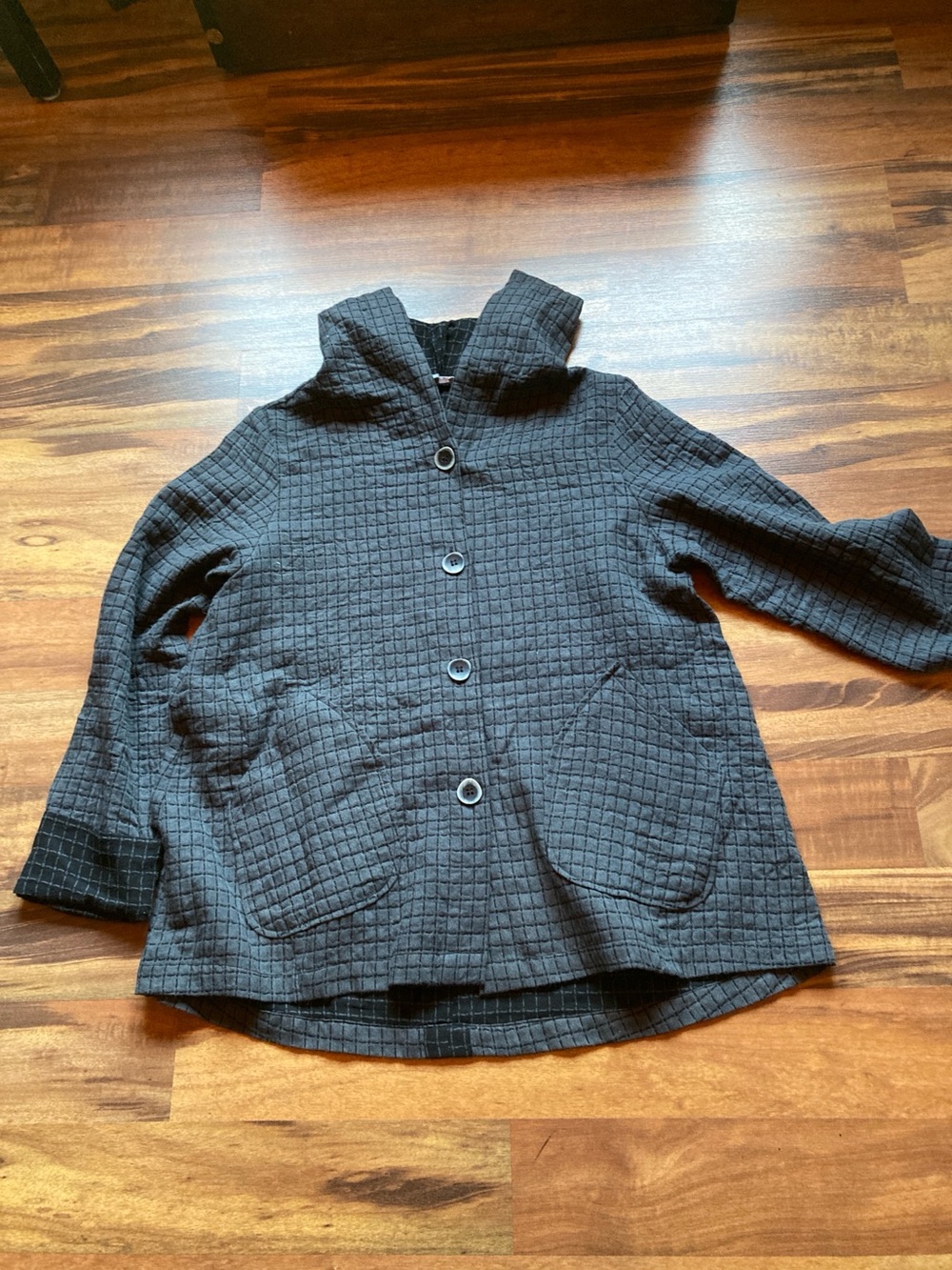 Habitat Medium hooded gray black windowpane pattern hi low jacket
